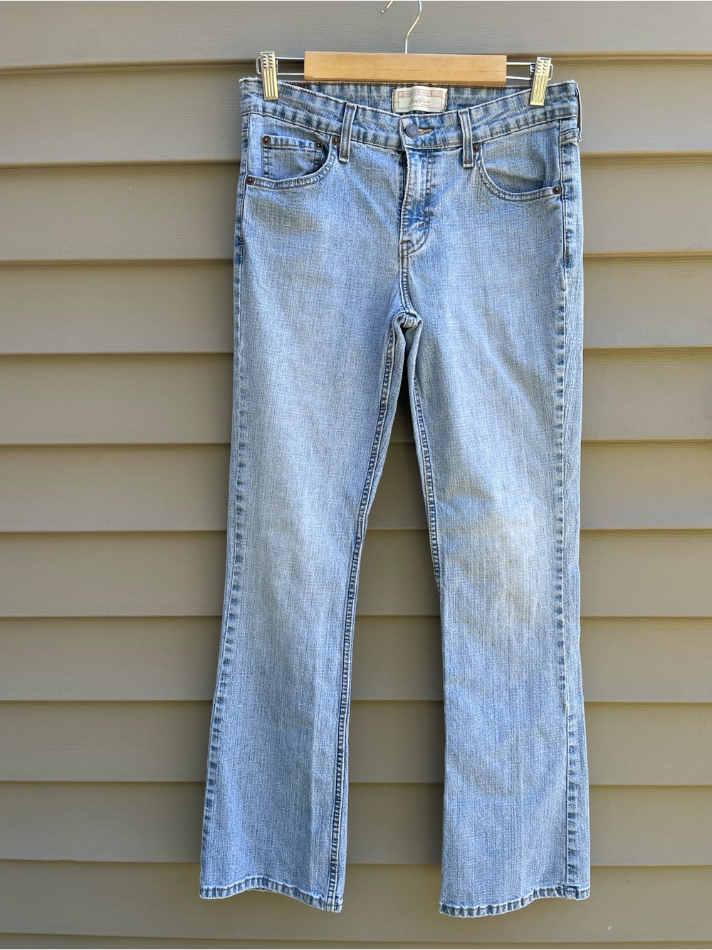 Y2K Levi’s Strauss stretch low rise bootcut Light Wash Women’s Jeans, size 6